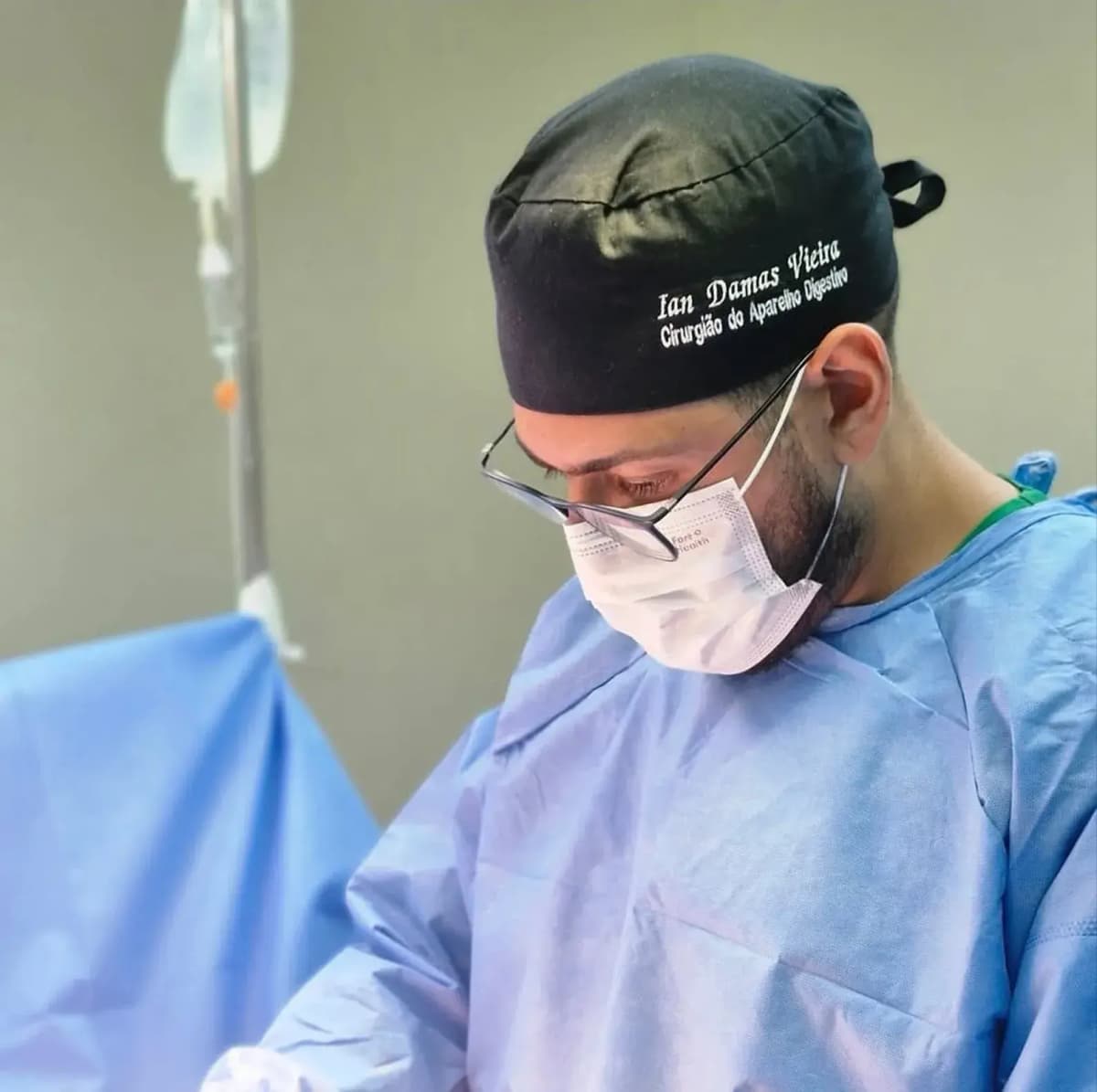 Liderança médica em trauma abdominal